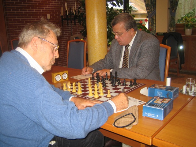 Seniorenschachreferent des NSV Herbert Gruszka, rechts